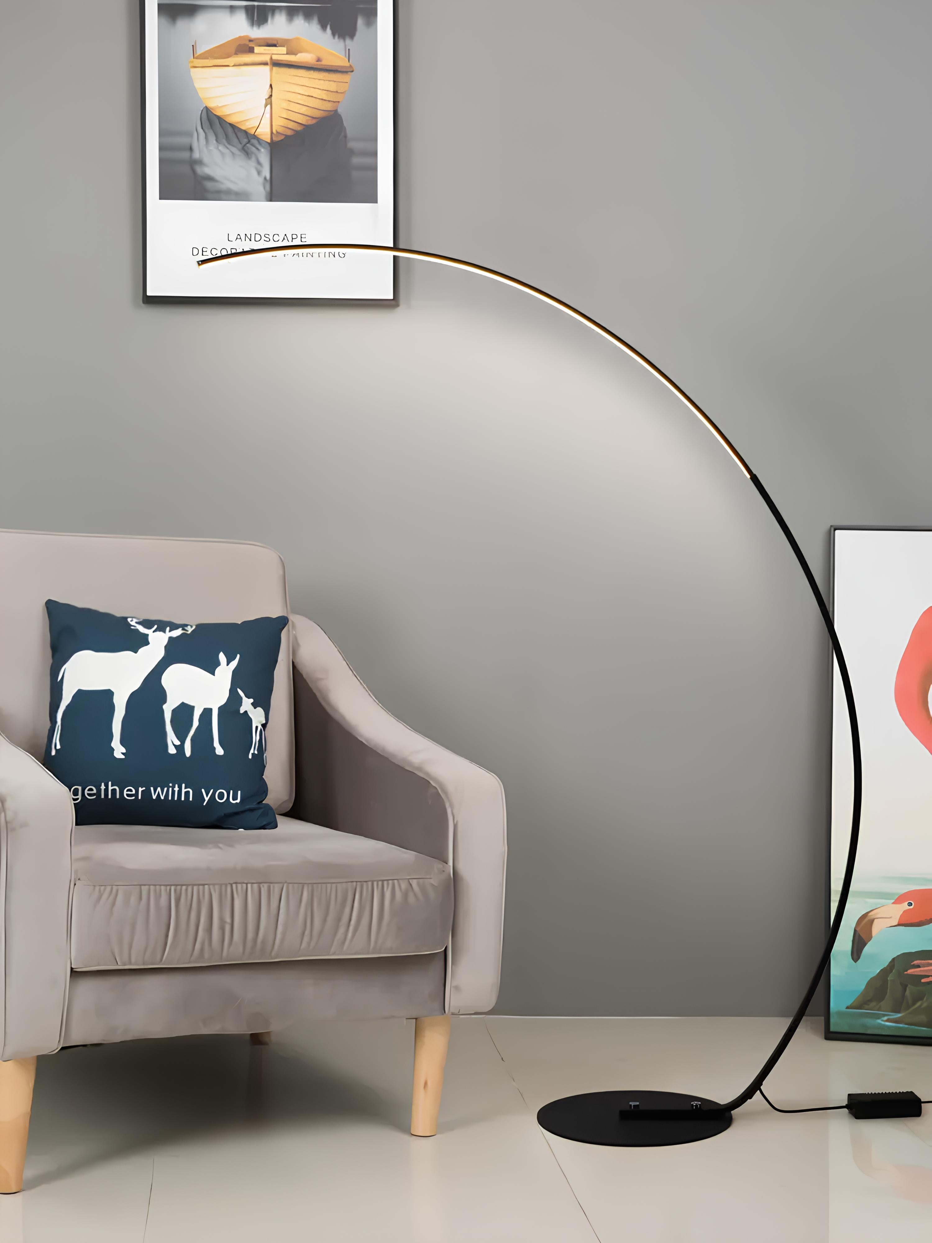 Contemporary arc floor light with sculptural design